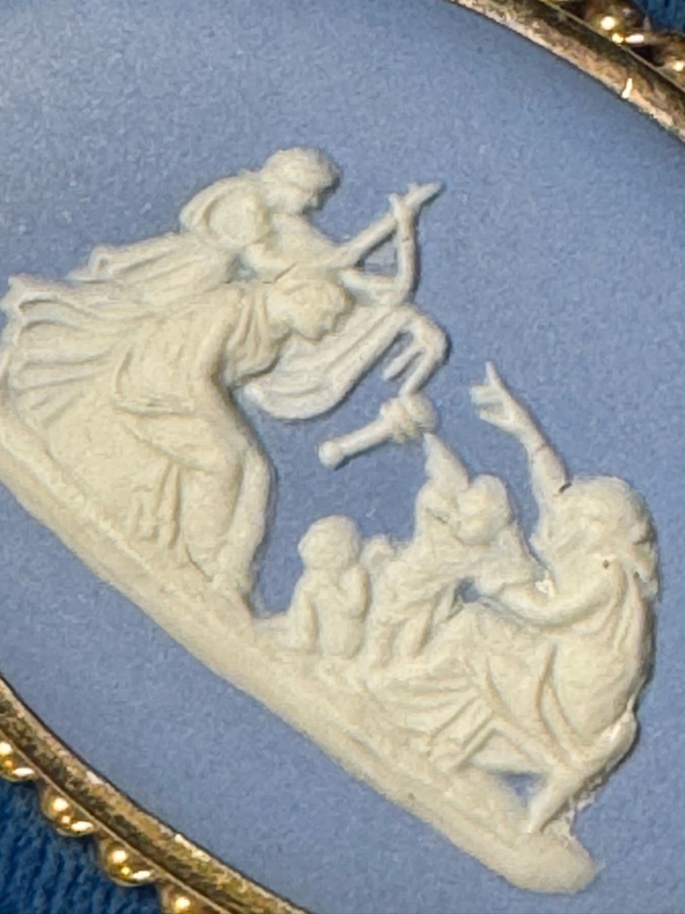 Wedgwood Blue pin! Vintage! In wonderful condition! Called The Cherub Seller! - Picture 6 of 6